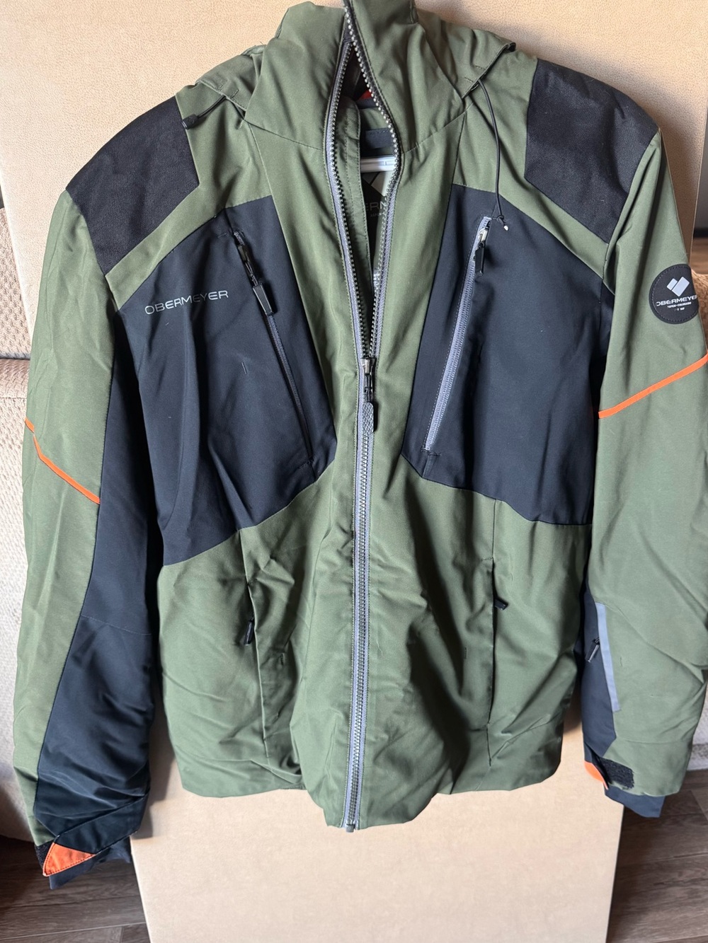 Obermeyer Olive & Black Men's Ski/winter Jacket